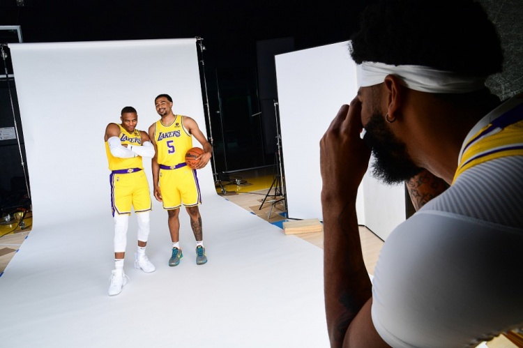 奥巴梅扬：当年我从巴萨去切尔西是一个巨大的错误（奥巴梅扬懊悔：离开巴萨转投切尔西是我职业生涯的重大失误）