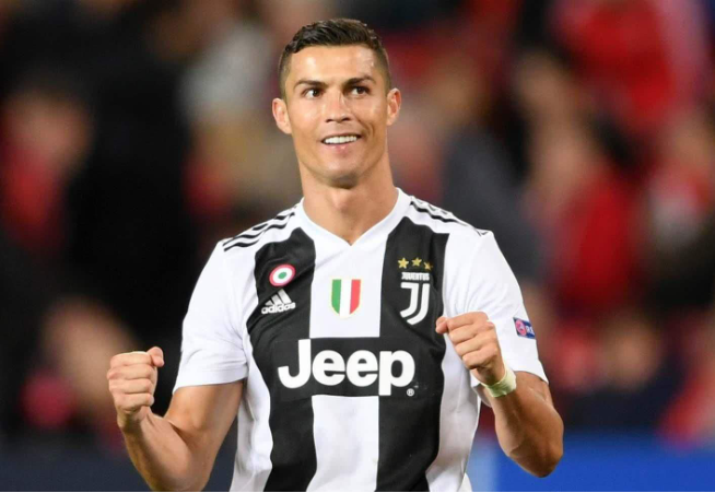 芬奇谈爱德华兹低迷：他一过半场就被包夹，必须研究如何应对（芬奇评爱德华兹状态不佳：过半场即遭夹击，需尽快拿出应对策略）