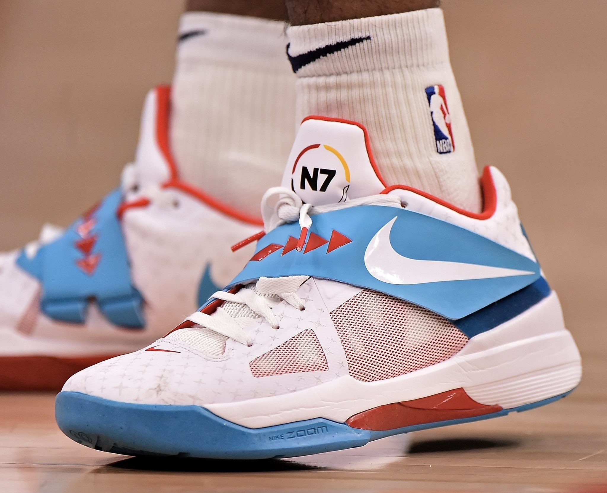 奥赖利：我们队内互相配合得很好；现在不会讨论争冠（奥赖利：队内默契十足，暂不谈争冠）