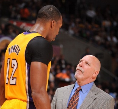 回顾邱彪失误与防守不足，深圳惜败背后（深圳惜败之因：邱彪决策失误与防守短板梳理）