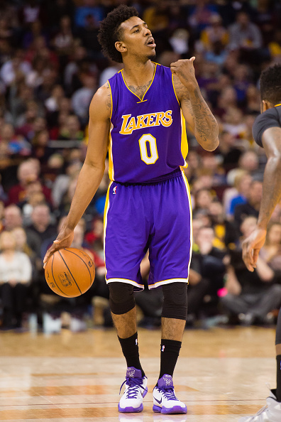 尼克斯队记：麦克布莱德遭遇左脚踝扭伤，一周后接受重新评估（尼克斯随队记者：麦克布莱德左脚踝扭伤，预计一周后复查）